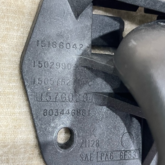 Chevy Silverado 1500 Tahoe GMC Sierra Yukon Driver Left Side Inner Door Handle - Picture 5 of 10